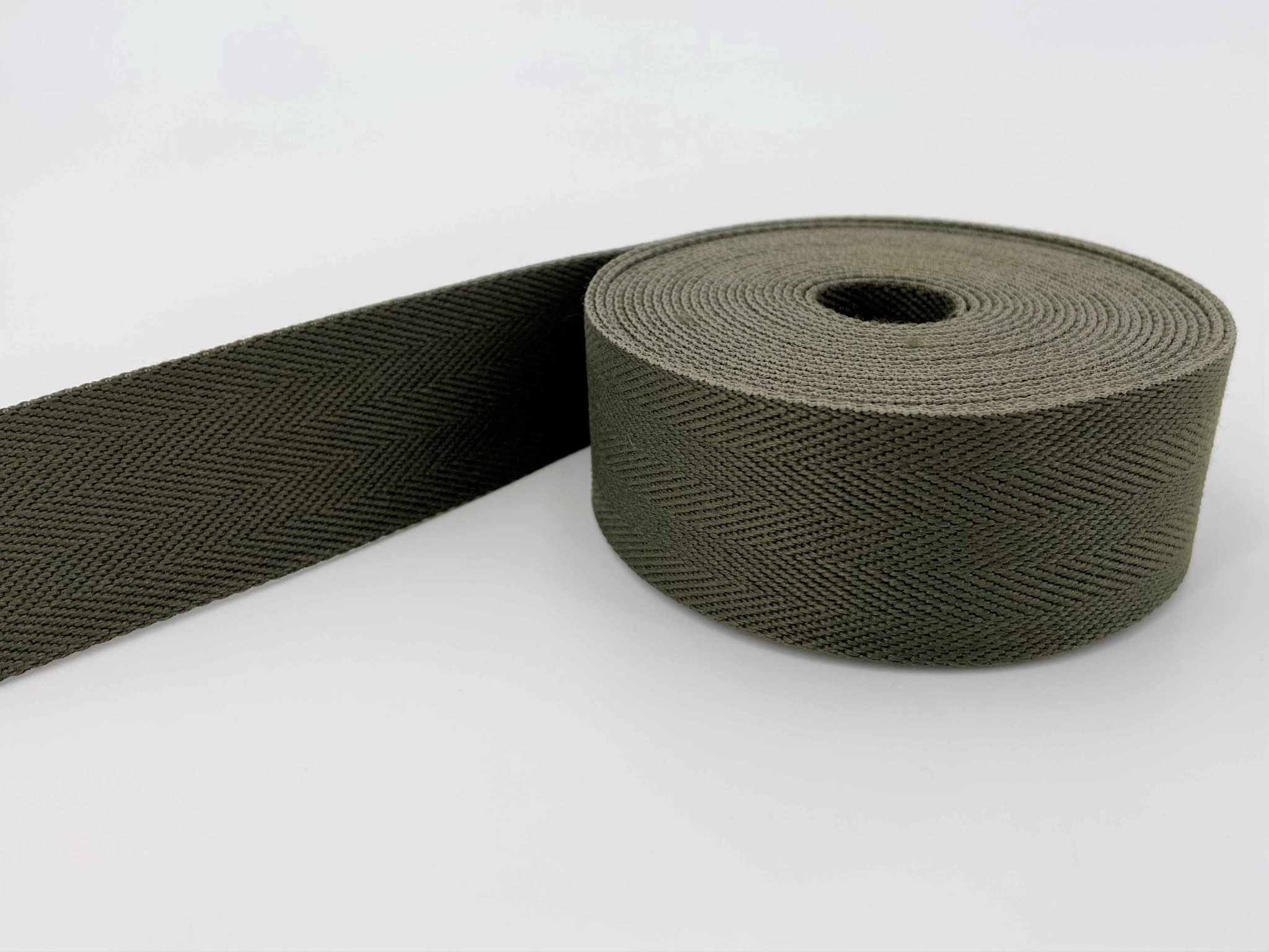 Bild von 50m Gürtelband / Taschenband - 40mm breit - Fischgrät khaki uni 196