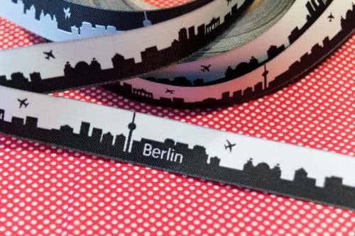 Bild von 1m SKYLINE Webband - 16mm breit - BERLIN schwarz/weiß